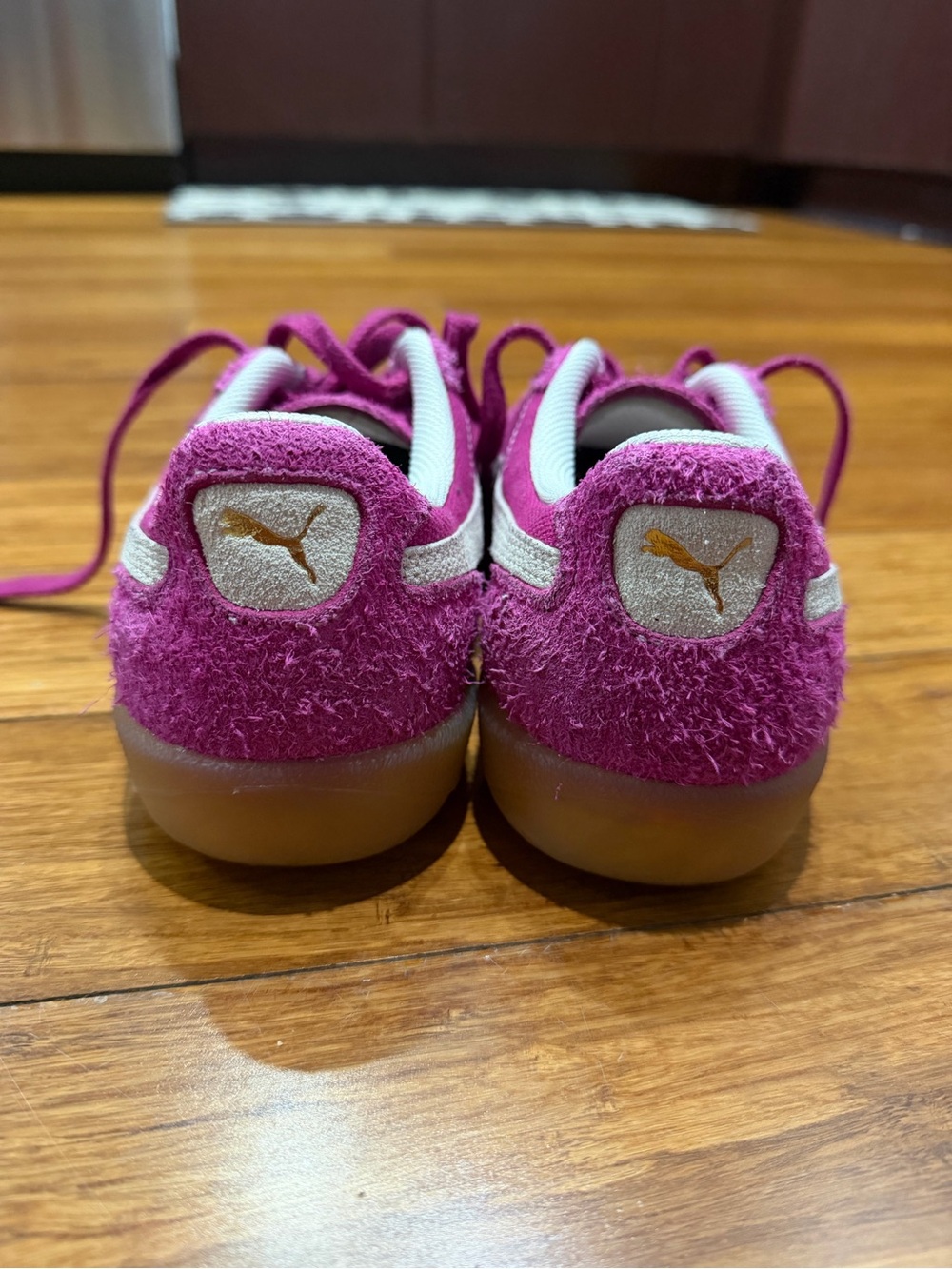 Puma Women’s Magenta Suede sneakers with White 7 US - Picture 3 of 5